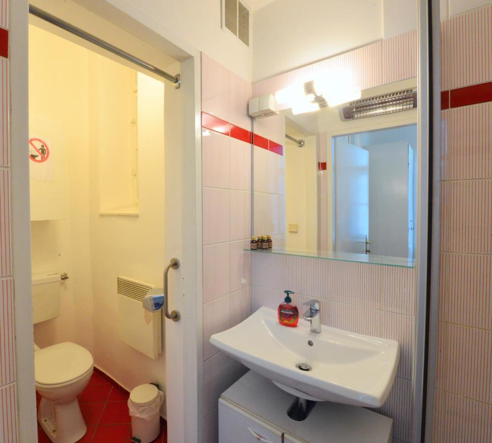 Charming With Balcony In Hip & Trendy Margareten Vienna Exterior photo